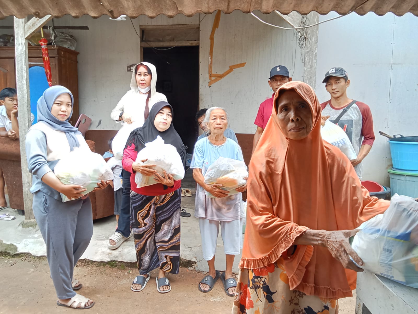 PT LJS Bantu Warga Campang Jaya dan Serap Tenaga Kerja