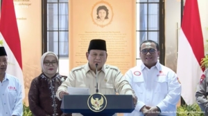 Prabowo Canda Jumhur Hidayat Soal Penjara dan Menteri