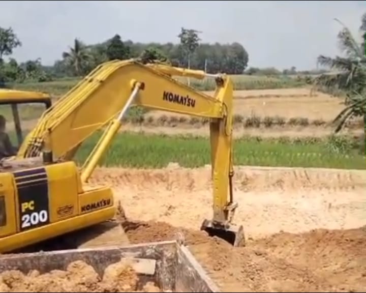 Galian C Ilegal di Margo Lestari Diduga Gunakan Excavator