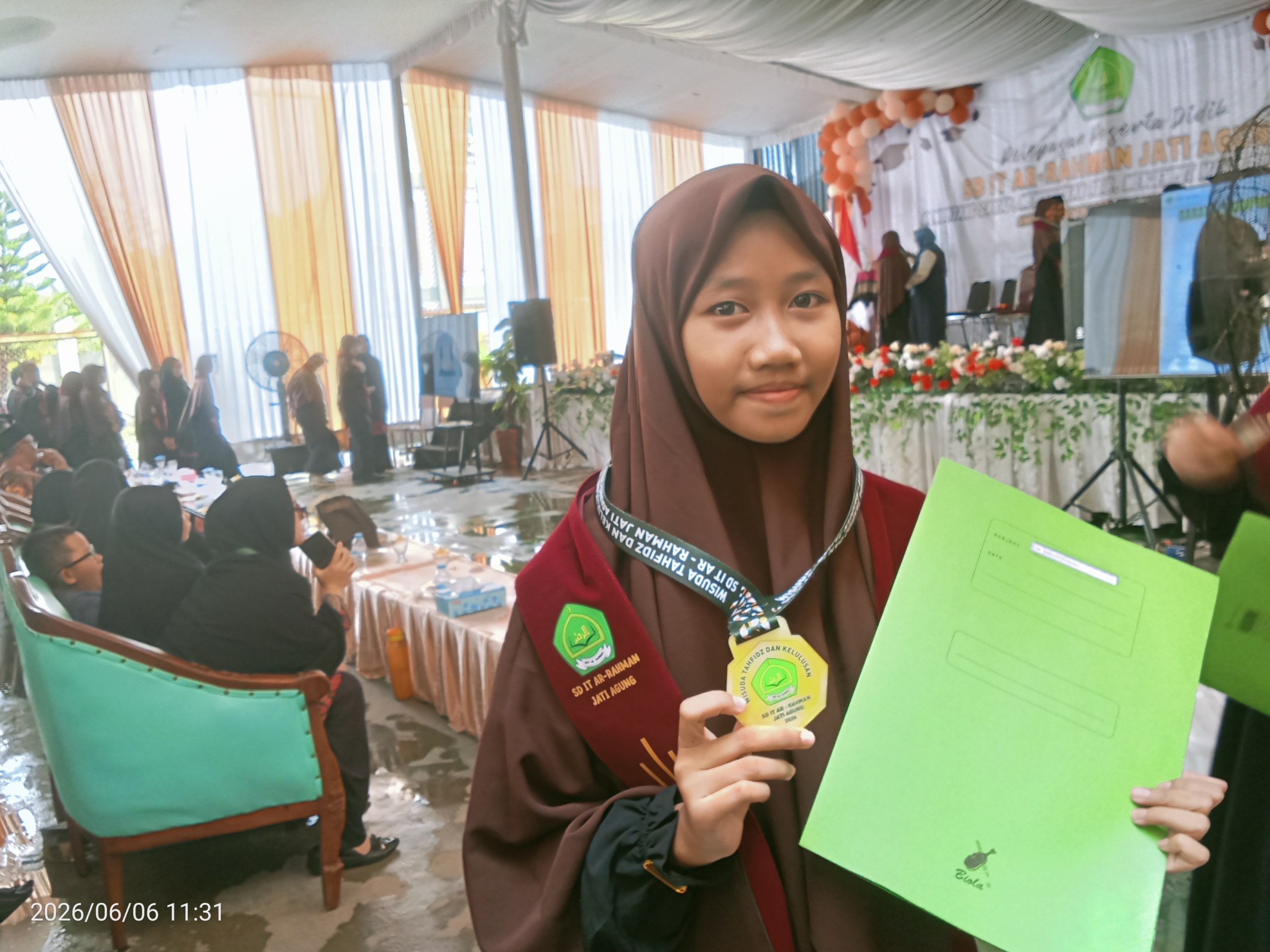 Prestasi Tahfidz Aqila Putri Rahmat Raih Predikat Mumtaz