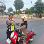 Gatur Rawan Pagi Satlantas Lampung Utara Ingatkan Helm SNI