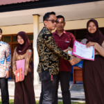 Pengumuman Peringkat Siswa dan Pembagian Rapor SMP Negeri 9 Krui