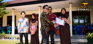 Pengumuman Peringkat Siswa dan Pembagian Rapor SMP Negeri 9 Krui
