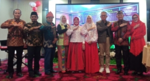 Anita Putri Sampaikan Terima Kasih di Syukuran Doktor GANMN
