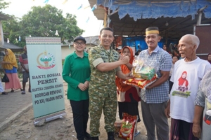 Bakti Sosial Persit KCK Bantu Ringankan Beban Warga Sinar Laut