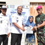 Bantuan Bedah Rumah Yonif 9 Marinir Layani Warga Pesawaran