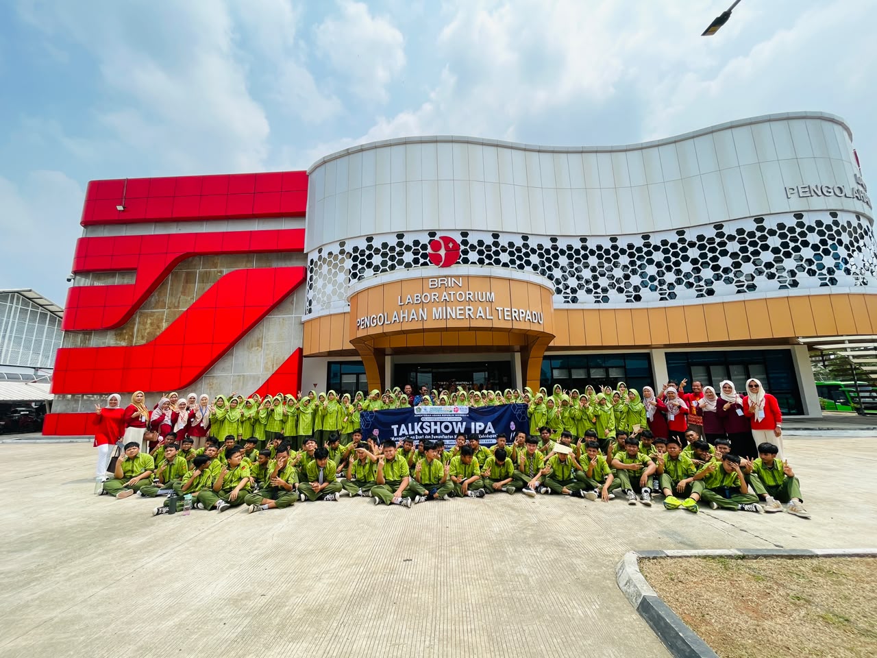 MTsN 2 Bandar Lampung Belajar Riset di BRIN Iskandar Zulkarnain