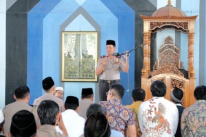 Salat Jumat Keliling, Kapolda Lampung Tegaskan Polisi untuk Masyarakat