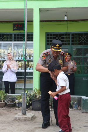 Cegah Bullying, Wakapolres Lampung Selatan Sosialisasi Barcode