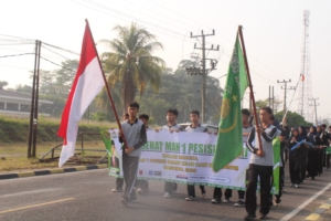 Jalan Sehat MAN 1 Pesisir Barat Meriahkan HUT ke-33